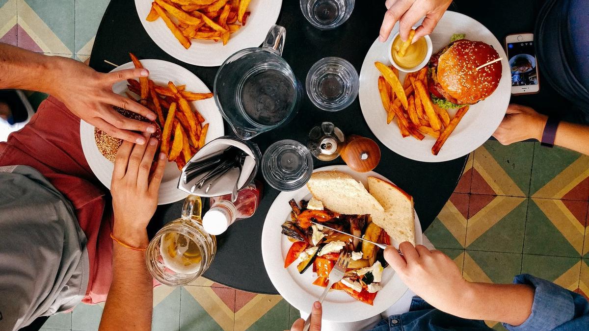 062010500 1538384391 Ilustrasi Makam