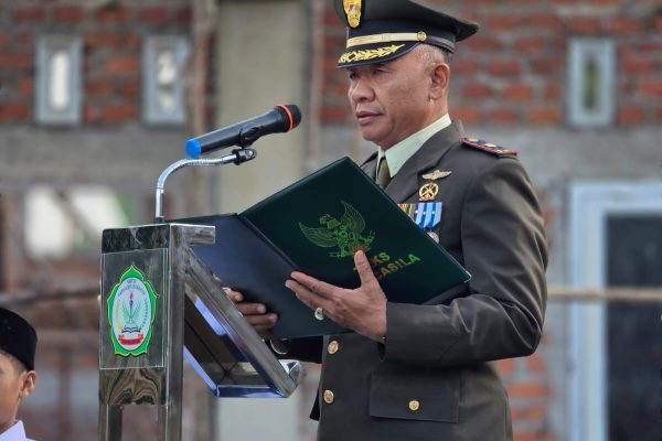 SMP IT Akhlaqul Karimah Gelar Upacara HUT ke-80 RI di Curup