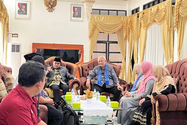 Ketua Umum DPP LDII Hadiri Muswil VII DPW LDII Bengkulu, Disambut Hangat dengan Kain Besurek