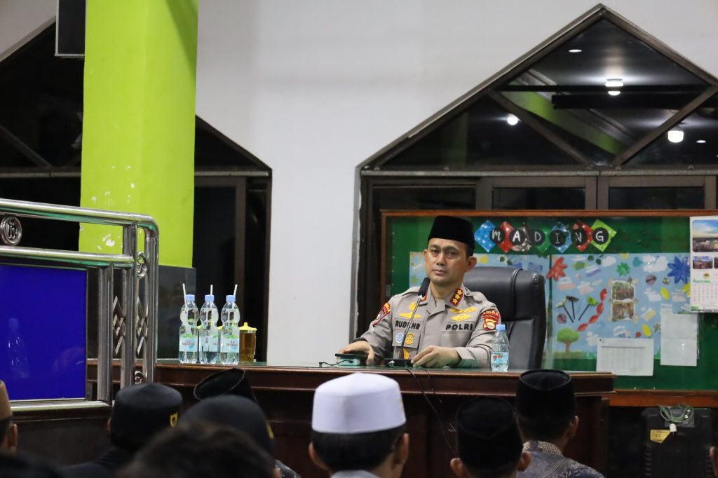 Polda Bengkulu Perkuat Silaturahmi dan Kamtibmas melalui Tarawih Keliling di DPW LDII Provinsi Bengkulu whatsapp image 2026 03 02 at 15.33.05 (4)