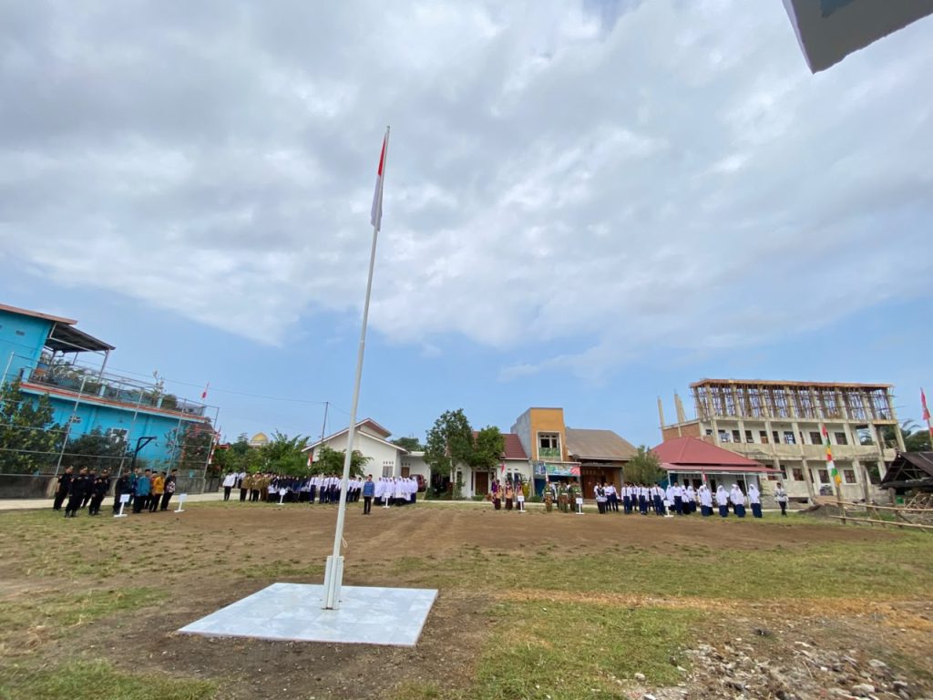 Semarak HUT ke-81 RI, SMP IT Akhlaqul Karimah Gelar Upacara Kemerdekaan dan Beragam Perlombaan whatsapp image 2026 08 17 at 09.59.09