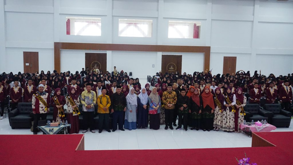 Meri Sasdi Motivasi Mahasiswa Baru UIN FAS Bengkulu Tingkatkan Literasi img 20260919 wa0081