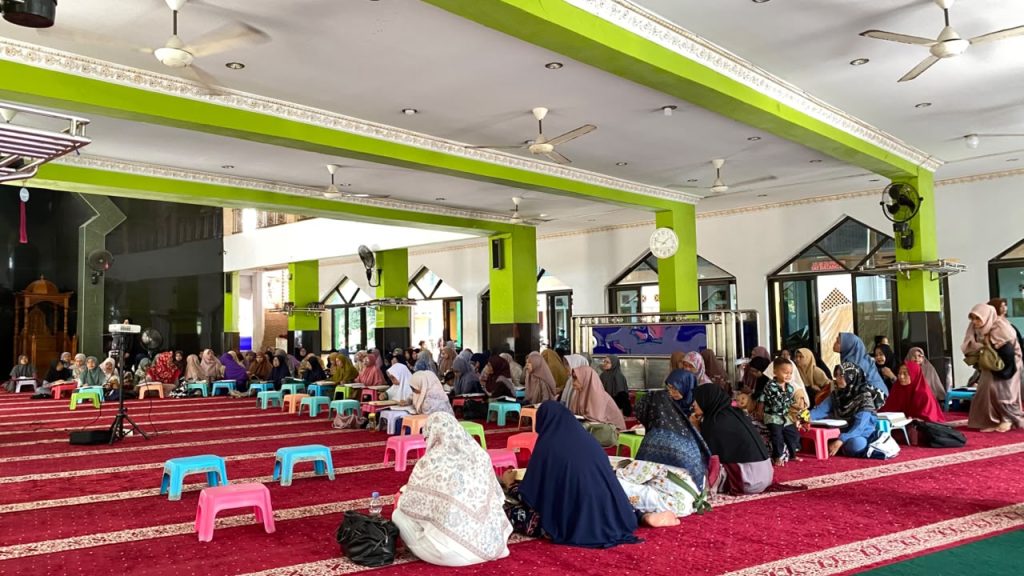DPW LDII Bengkulu Gelar Pengajian Ibu-Ibu Bahas Keharmonisan Rumah Tangga whatsapp image 2026 09 24 at 10.32.52