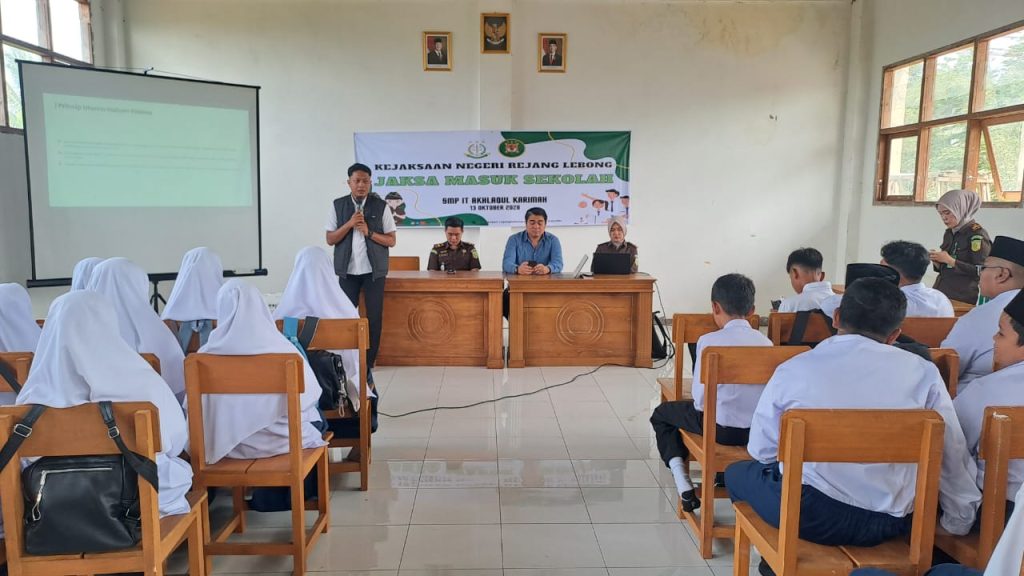 DPD LDII Rejang Lebong Dukung Program Jaksa Masuk Sekolah, Tanamkan Kesadaran Hukum Sejak Dini whatsapp image 2026 10 13 at 14.19.36
