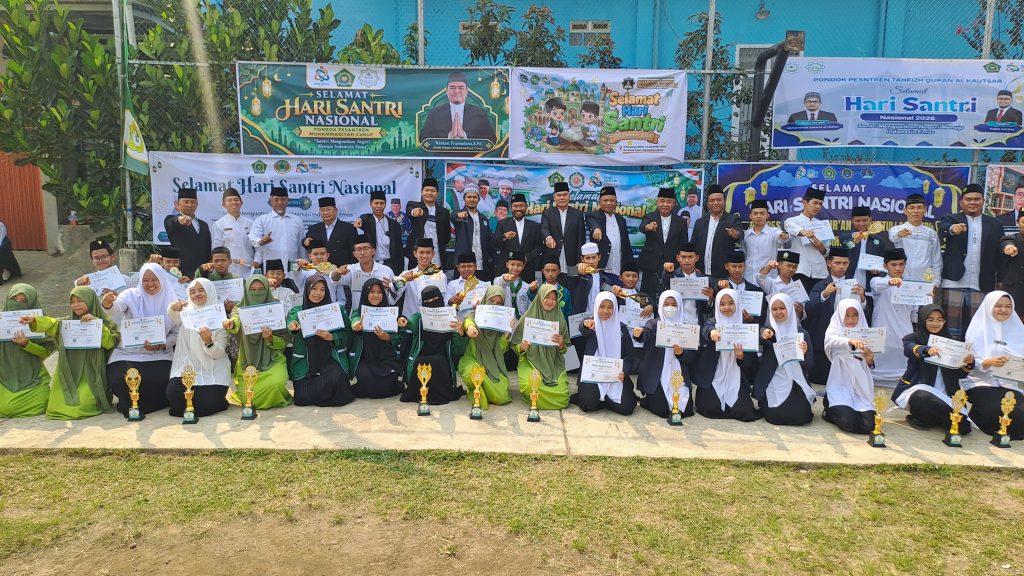 Ratusan Santri Ikuti Upacara Hari Santri Nasional 2026 di Ponpes Al-Fathu Rejang Lebong whatsapp image 2026 10 22 at 15.09.42