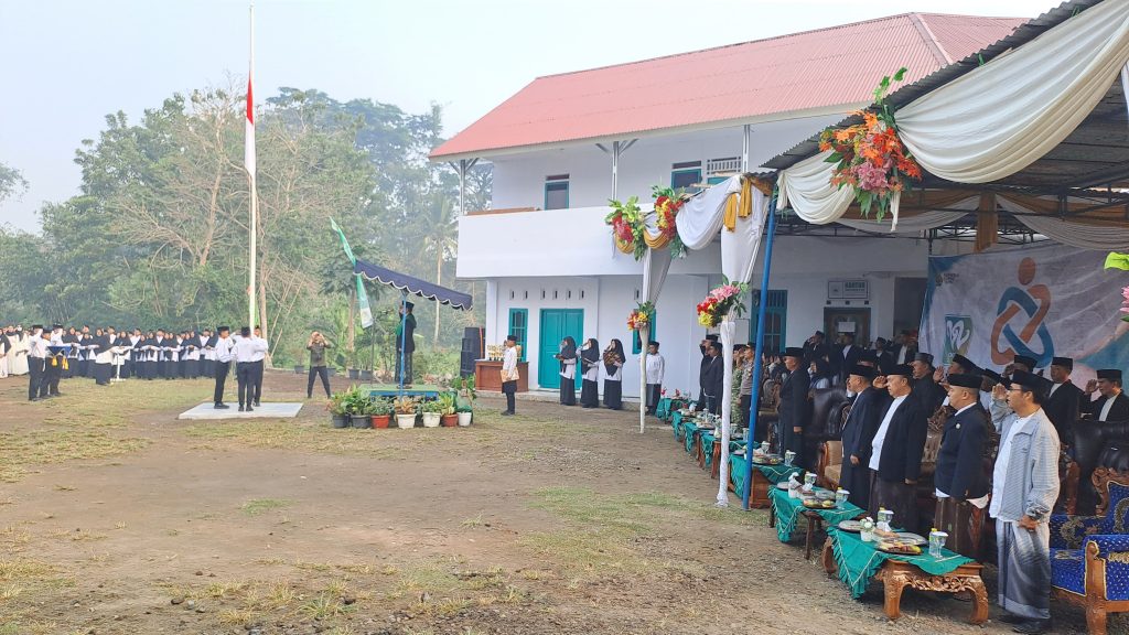 Ratusan Santri Ikuti Upacara Hari Santri Nasional 2026 di Ponpes Al-Fathu Rejang Lebong dd1e90d4 3092 4131 a86d 04cca216008a